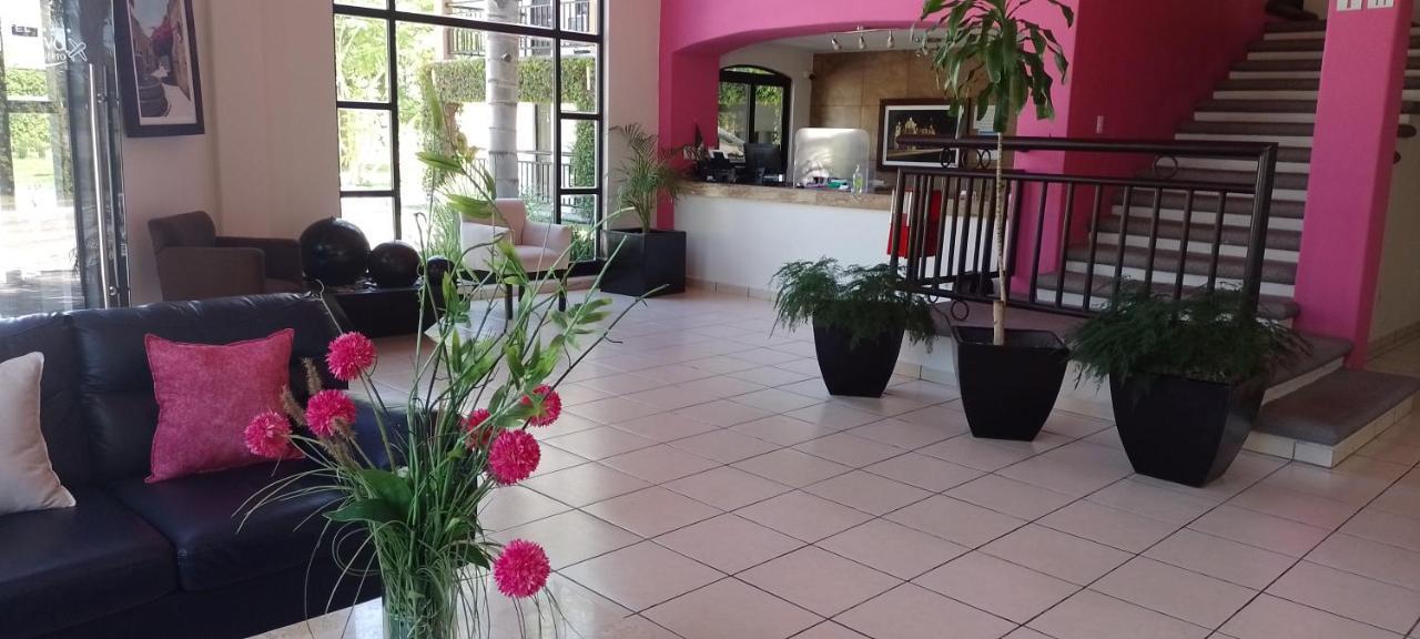 Hotel Ejecutivo Aeropuerto Alvaro Obregon Buitenkant foto